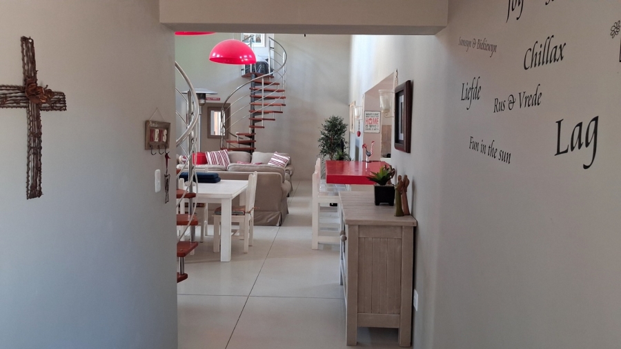 6 Bedroom Property for Sale in Stilbaai Wes Western Cape